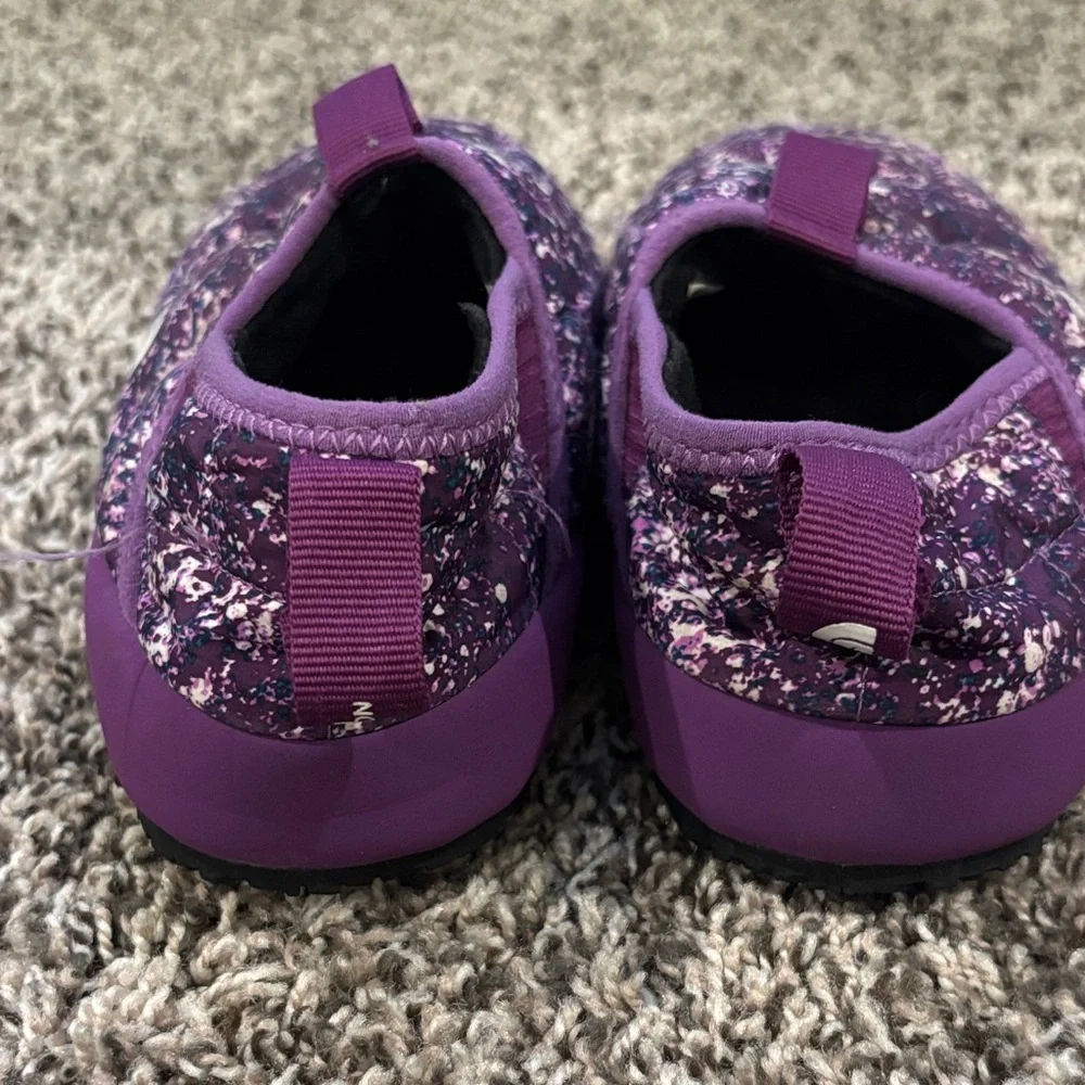 The North Face Kids Purple Patterned Slippers Size 1